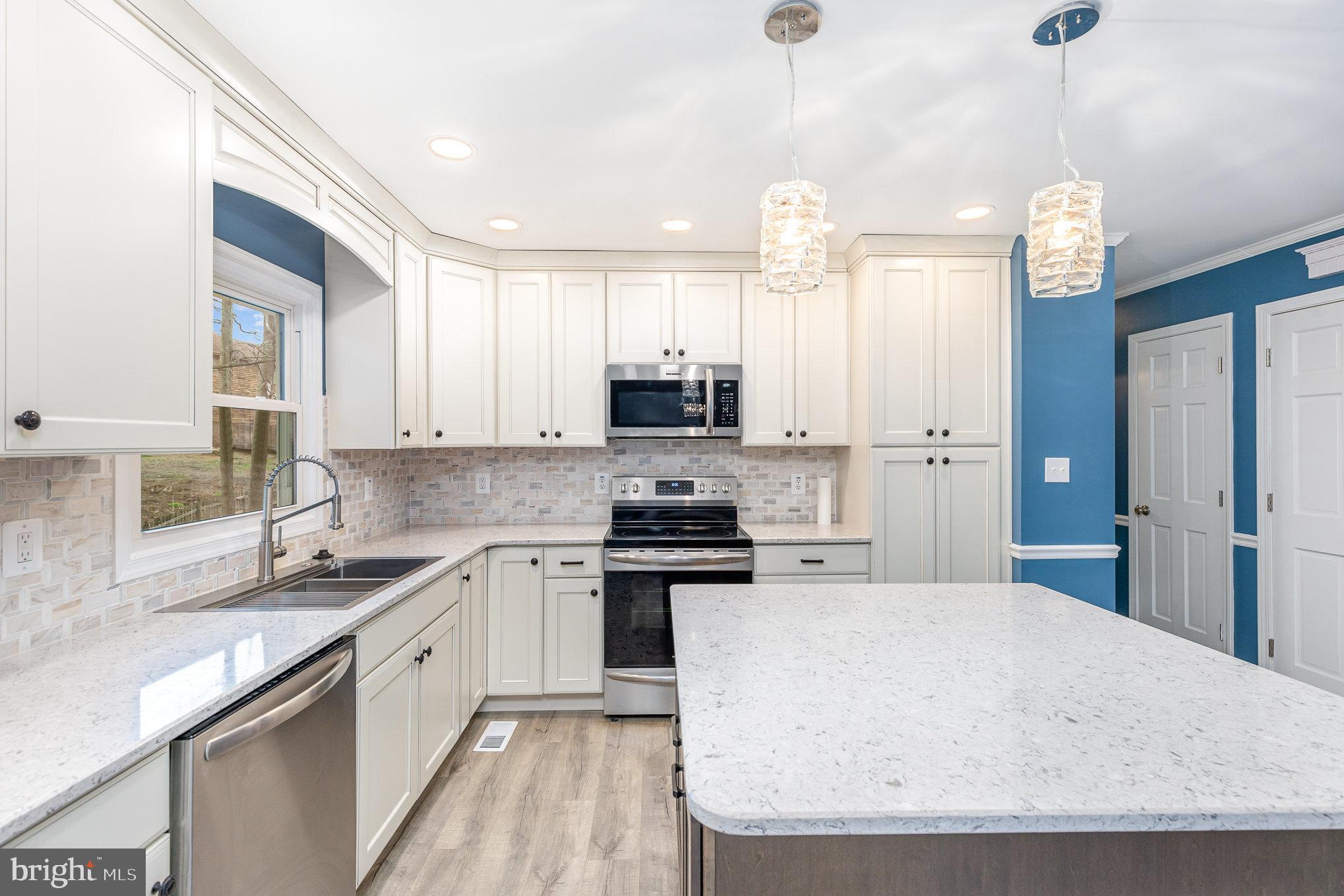 SHERATON HILLS EAST - Residential