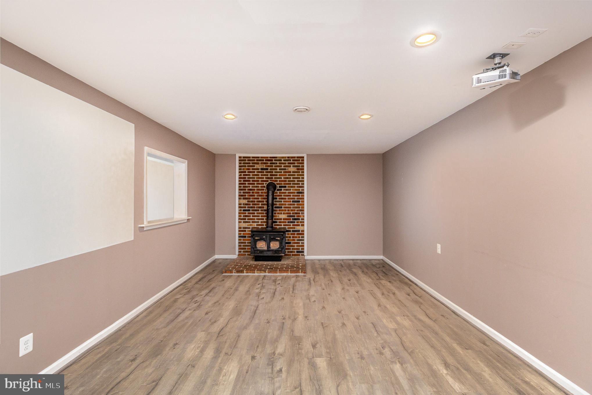 SHERATON HILLS EAST - Residential