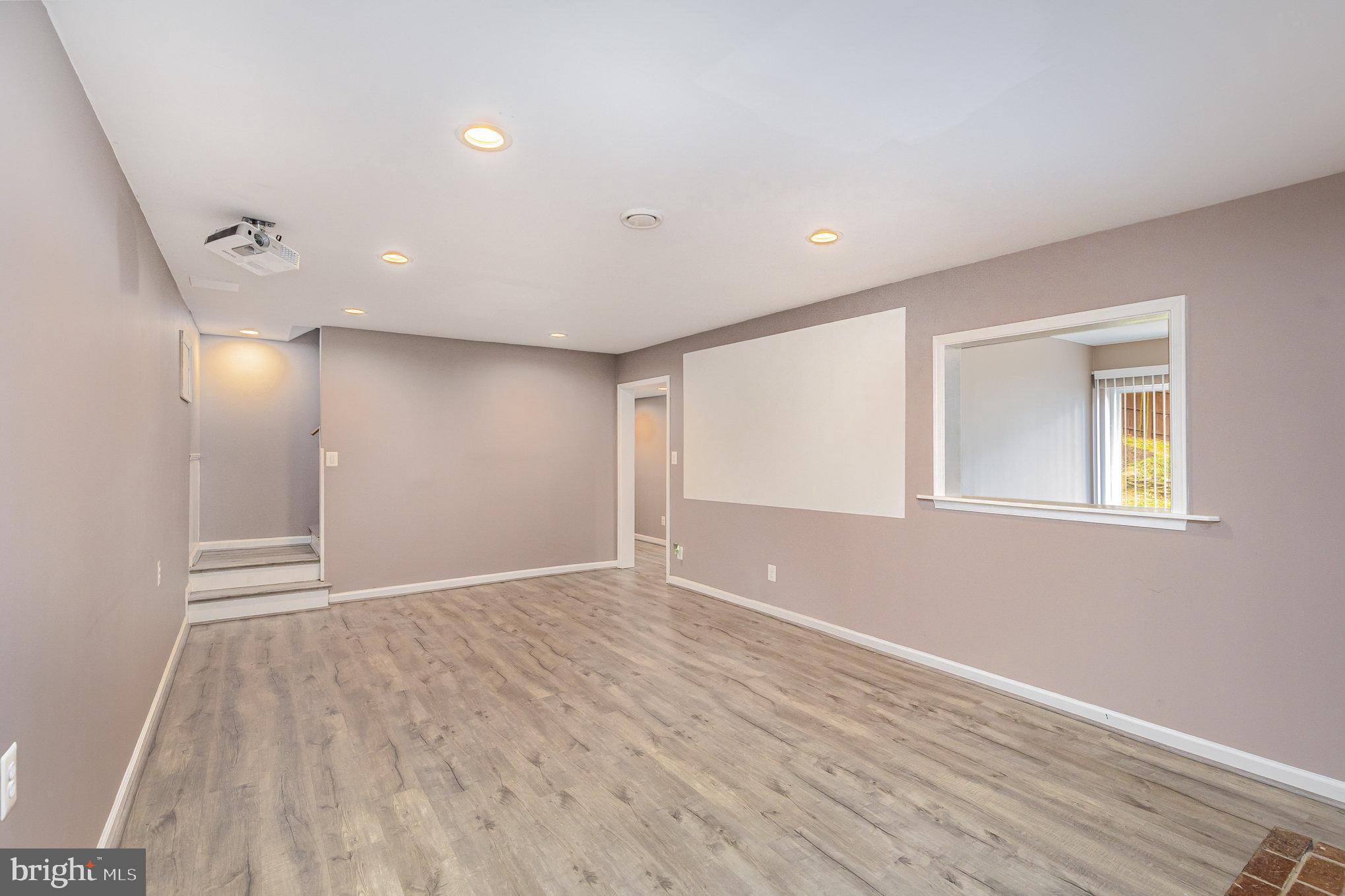 SHERATON HILLS EAST - Residential