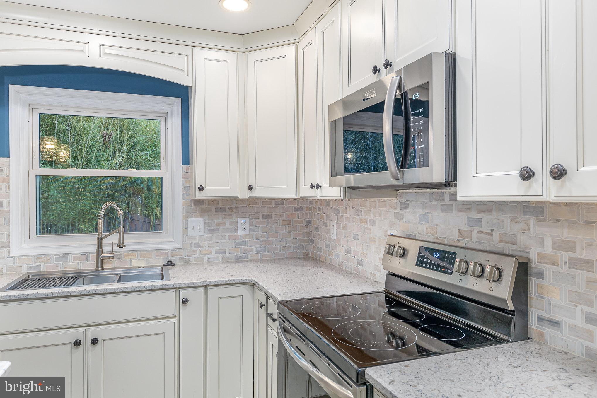 SHERATON HILLS EAST - Residential