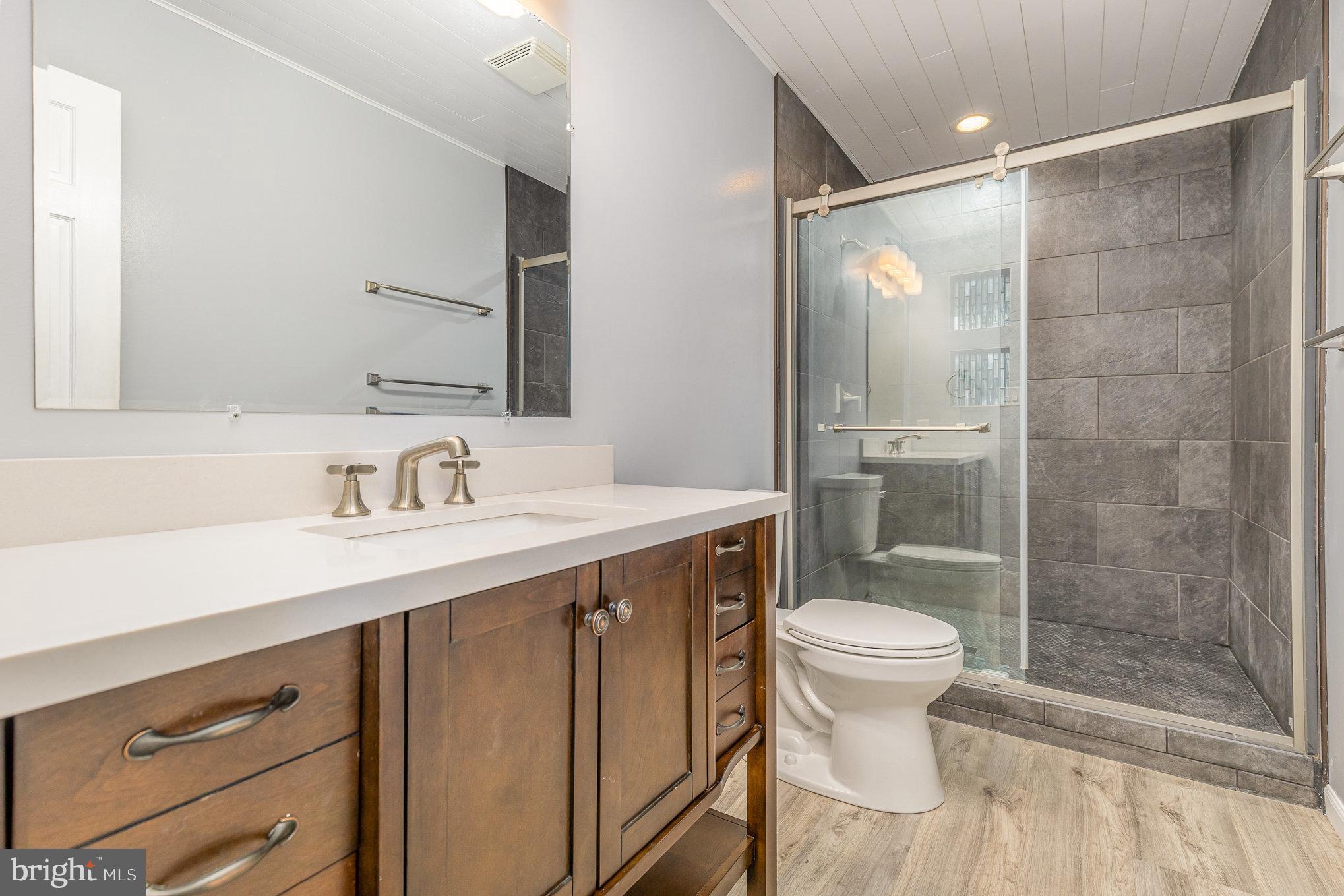 SHERATON HILLS EAST - Residential