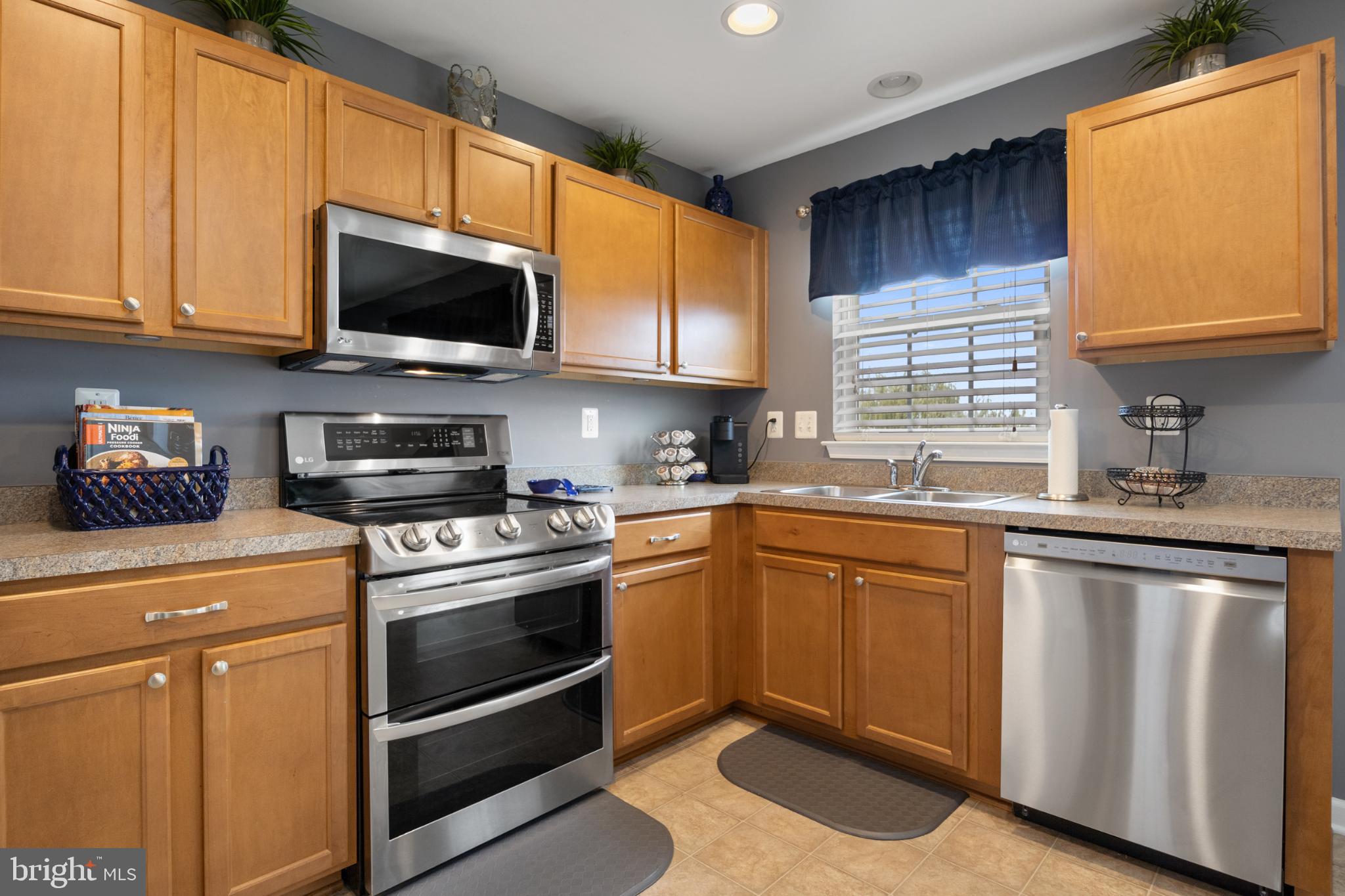 LOGANS RESERVE - Residential