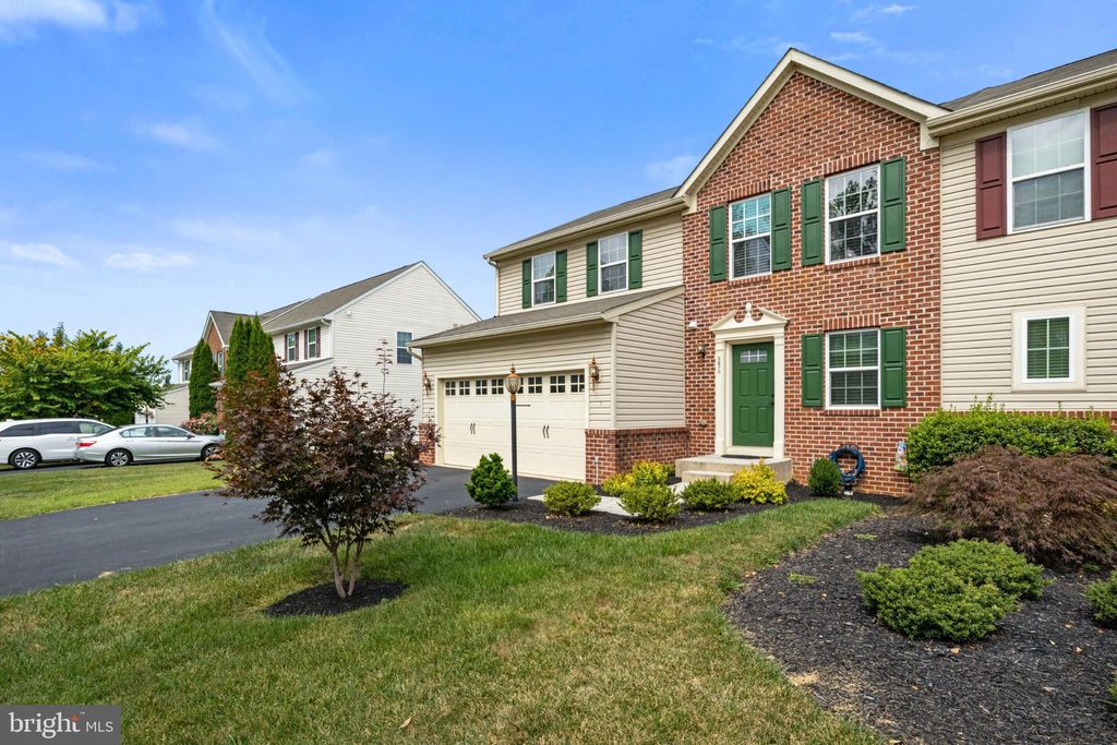 Photo of 856 Countryside Road, SEVEN VALLEYS, PA 17360 (MLS # PAYK2089922)