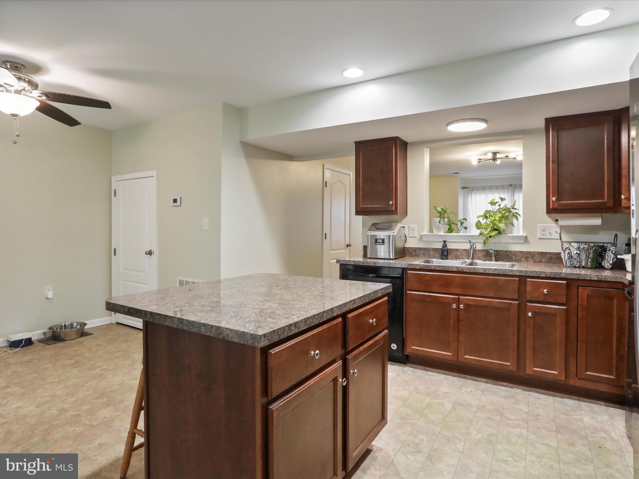 MANOR PARK - Residential