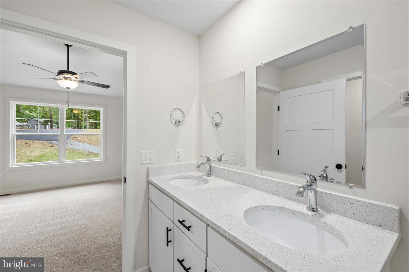 PRESIDENTIAL LAKES - Residential