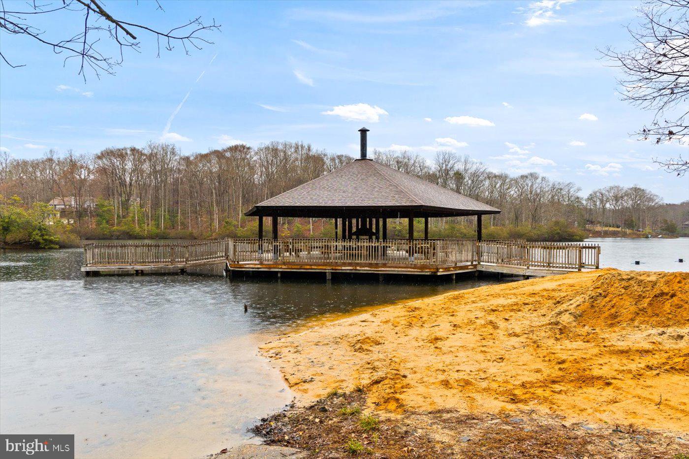 PRESIDENTIAL LAKES - Residential