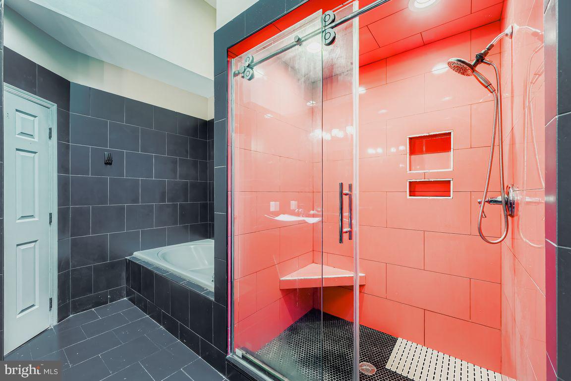 SUMMIT CHASE - Residential Lease