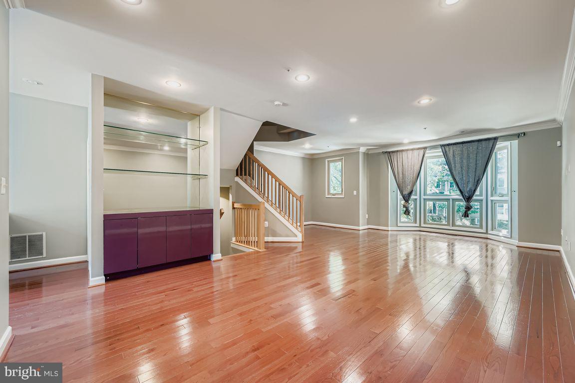 SUMMIT CHASE - Residential Lease