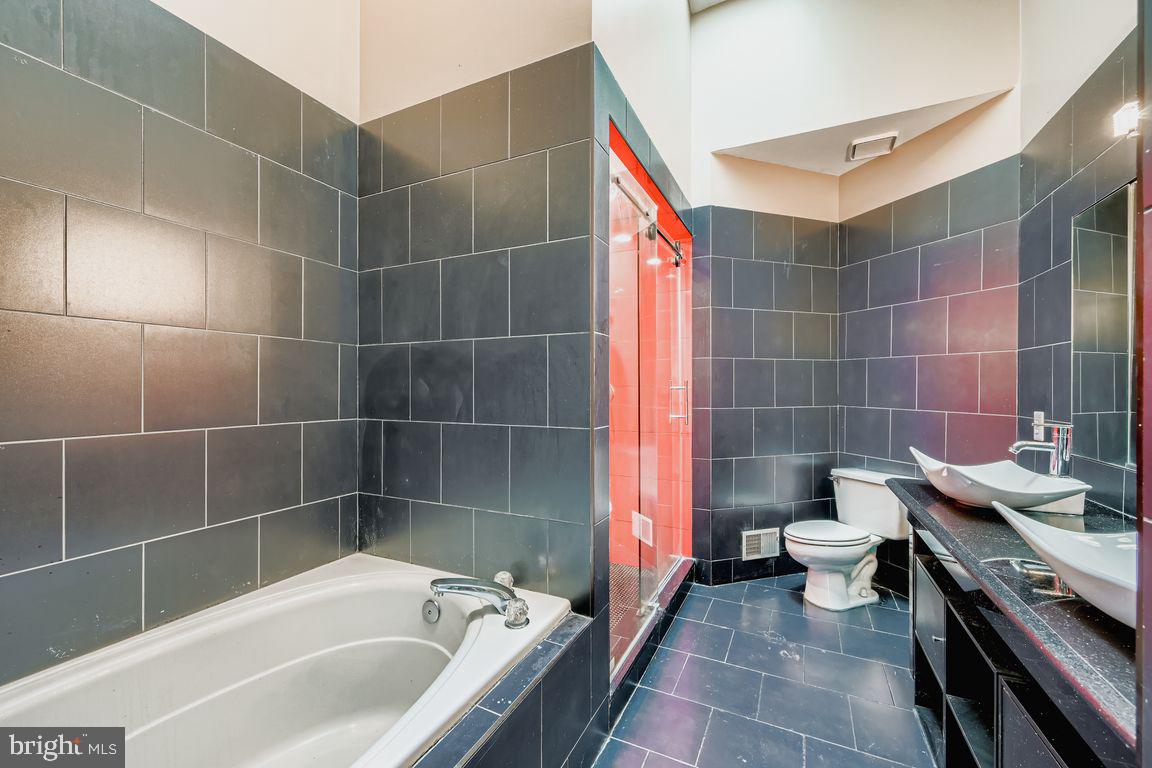 SUMMIT CHASE - Residential Lease