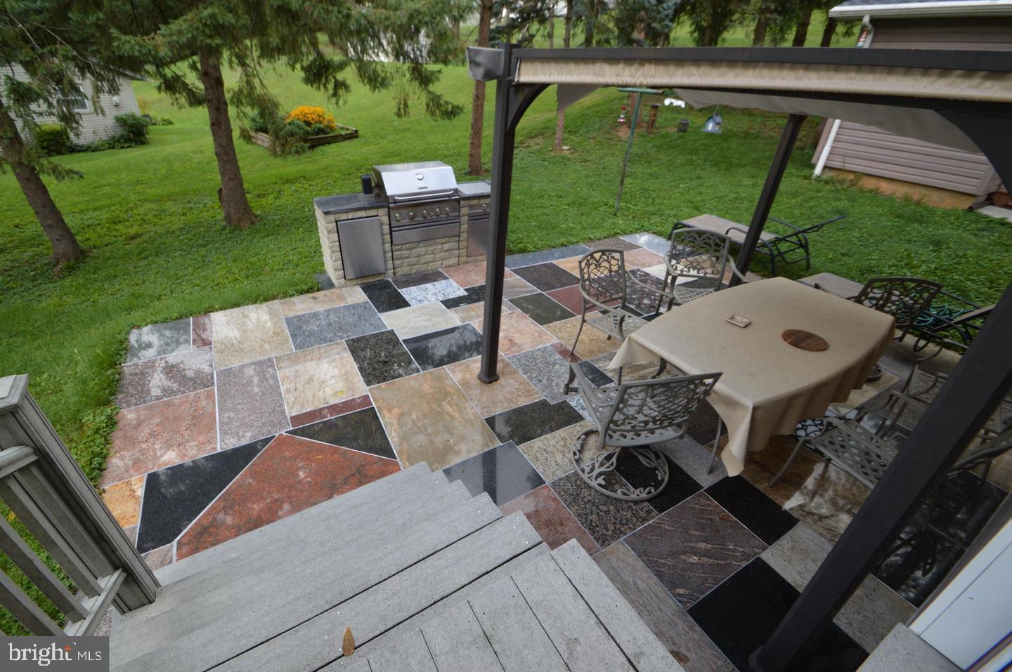 216 N CHARLOTTE STREET