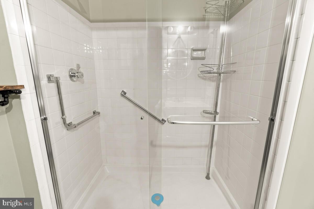 LEISURE WORLD - Residential