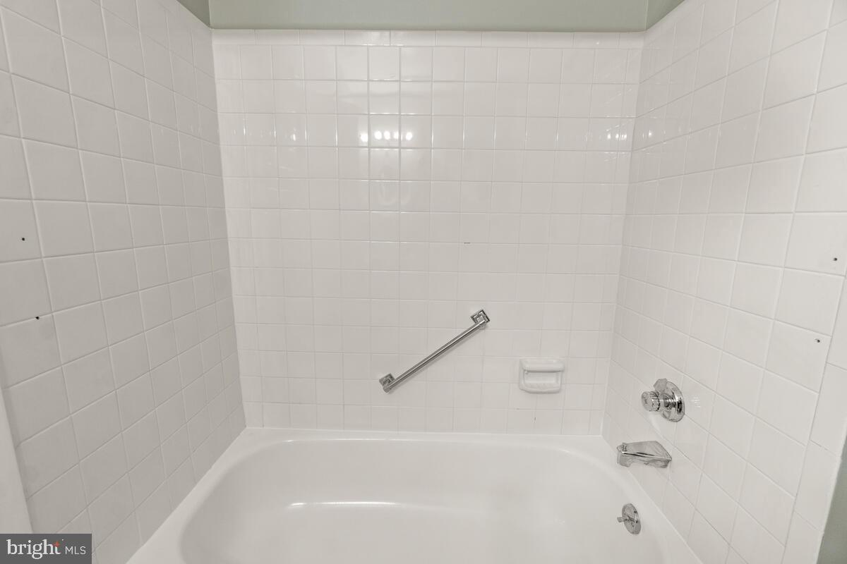 LEISURE WORLD - Residential