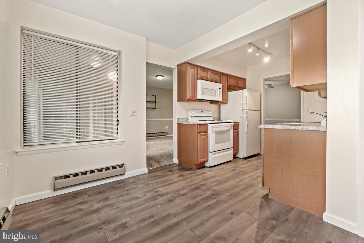 LEISURE WORLD - Residential