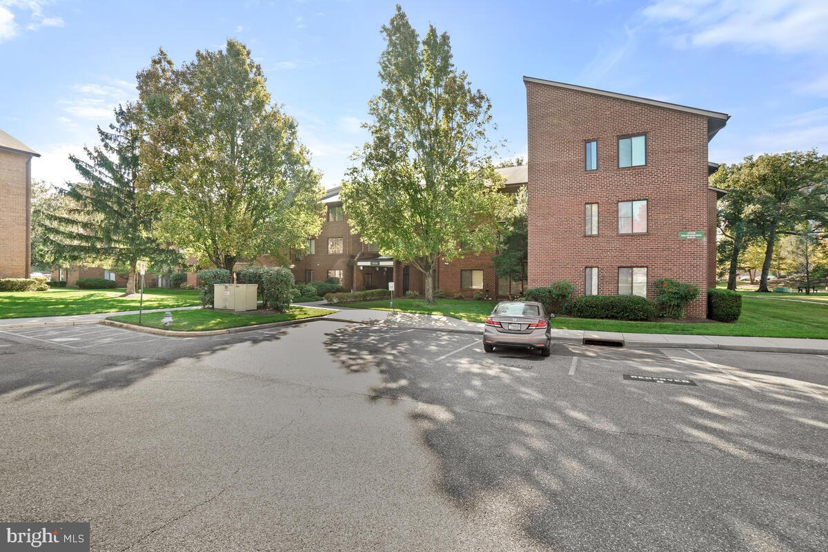 LEISURE WORLD - Residential