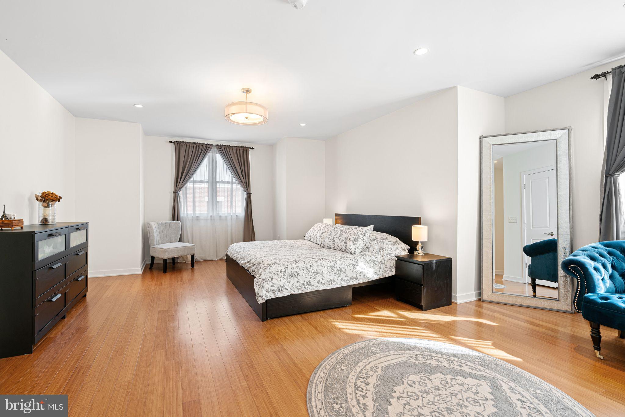 POINT BREEZE - Residential