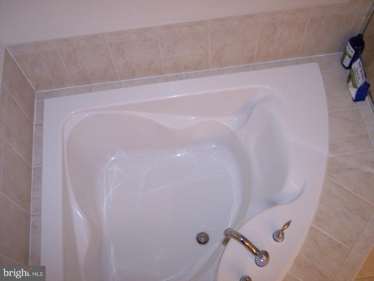 THE RESERVE CONDOMINIUMS - Residential Lease