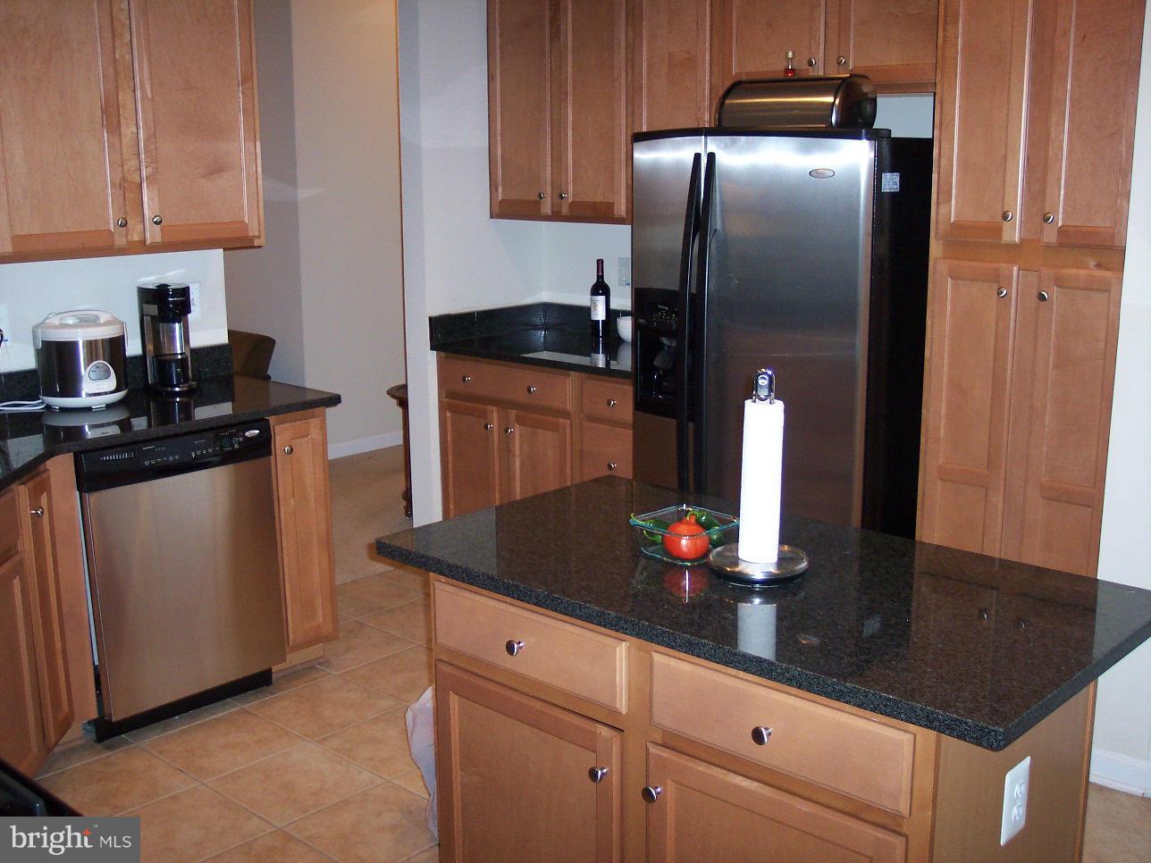 THE RESERVE CONDOMINIUMS - Residential Lease