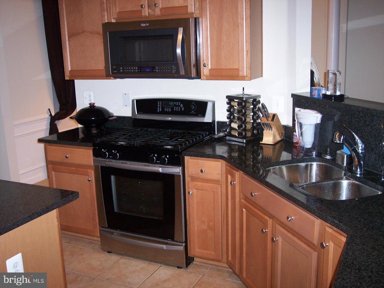 THE RESERVE CONDOMINIUMS - Residential Lease