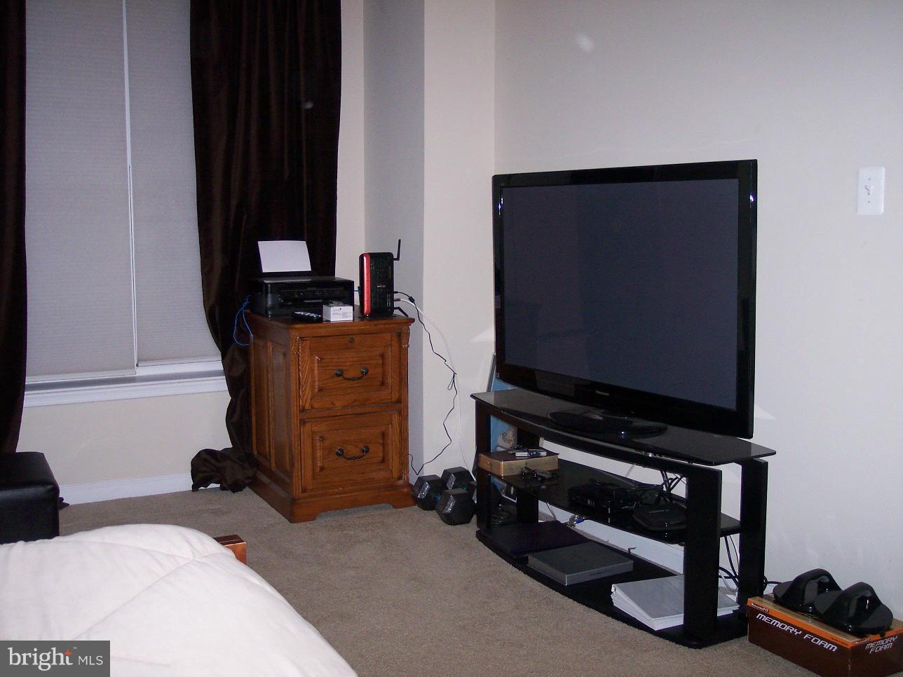 THE RESERVE CONDOMINIUMS - Residential Lease