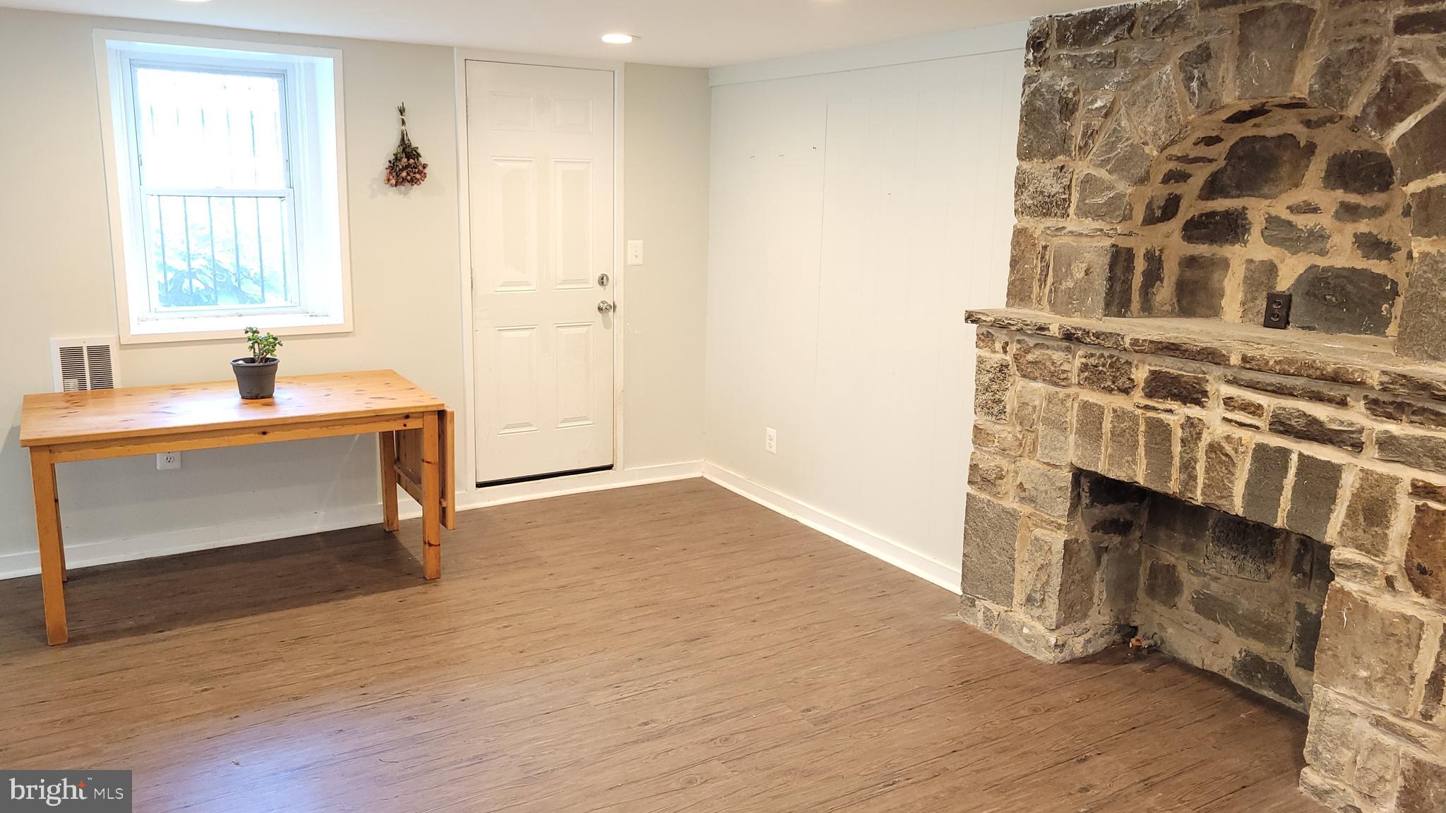 CEDARCROFT HISTORIC DISTRICT - Residential Lease