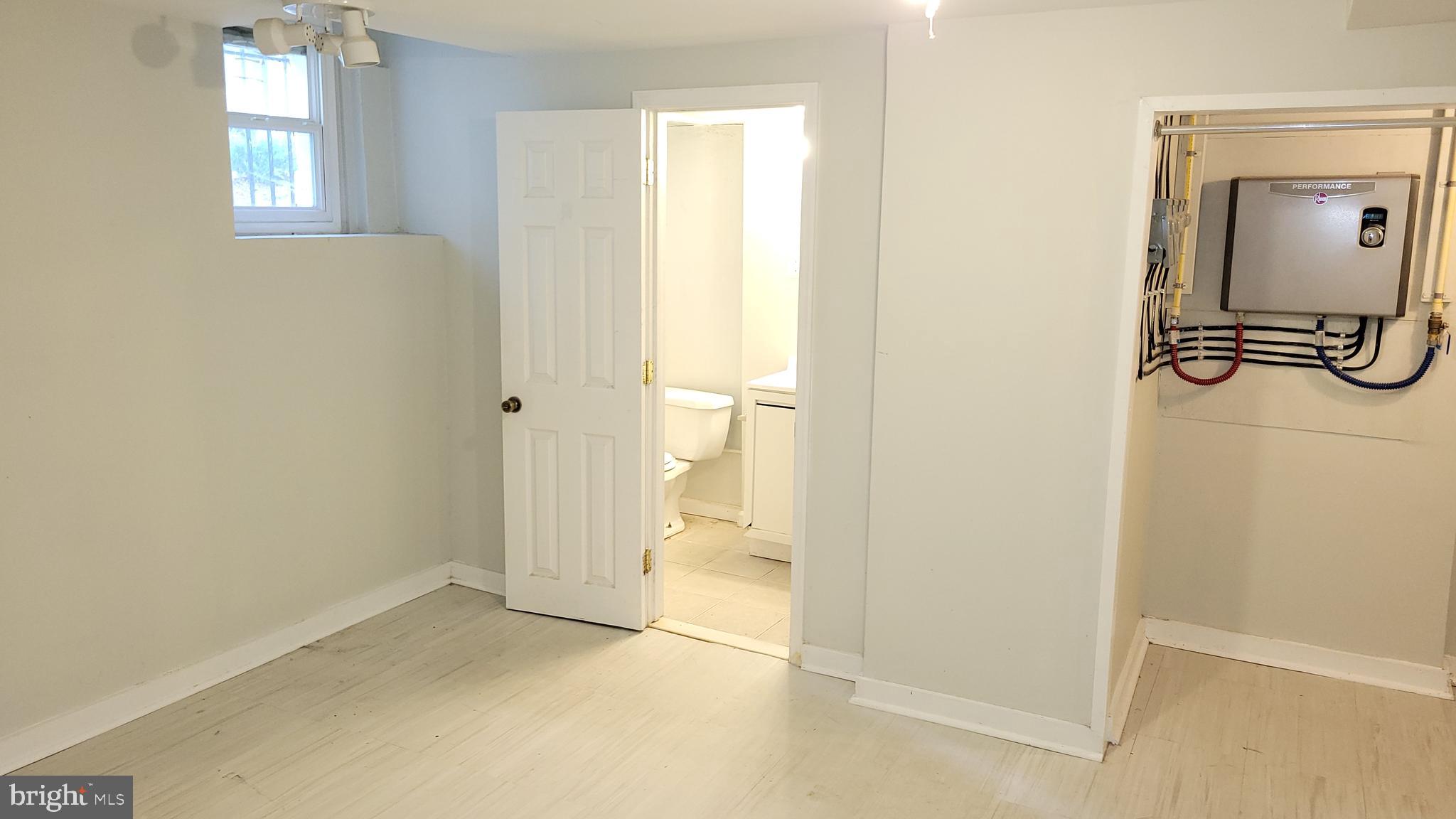 CEDARCROFT HISTORIC DISTRICT - Residential Lease