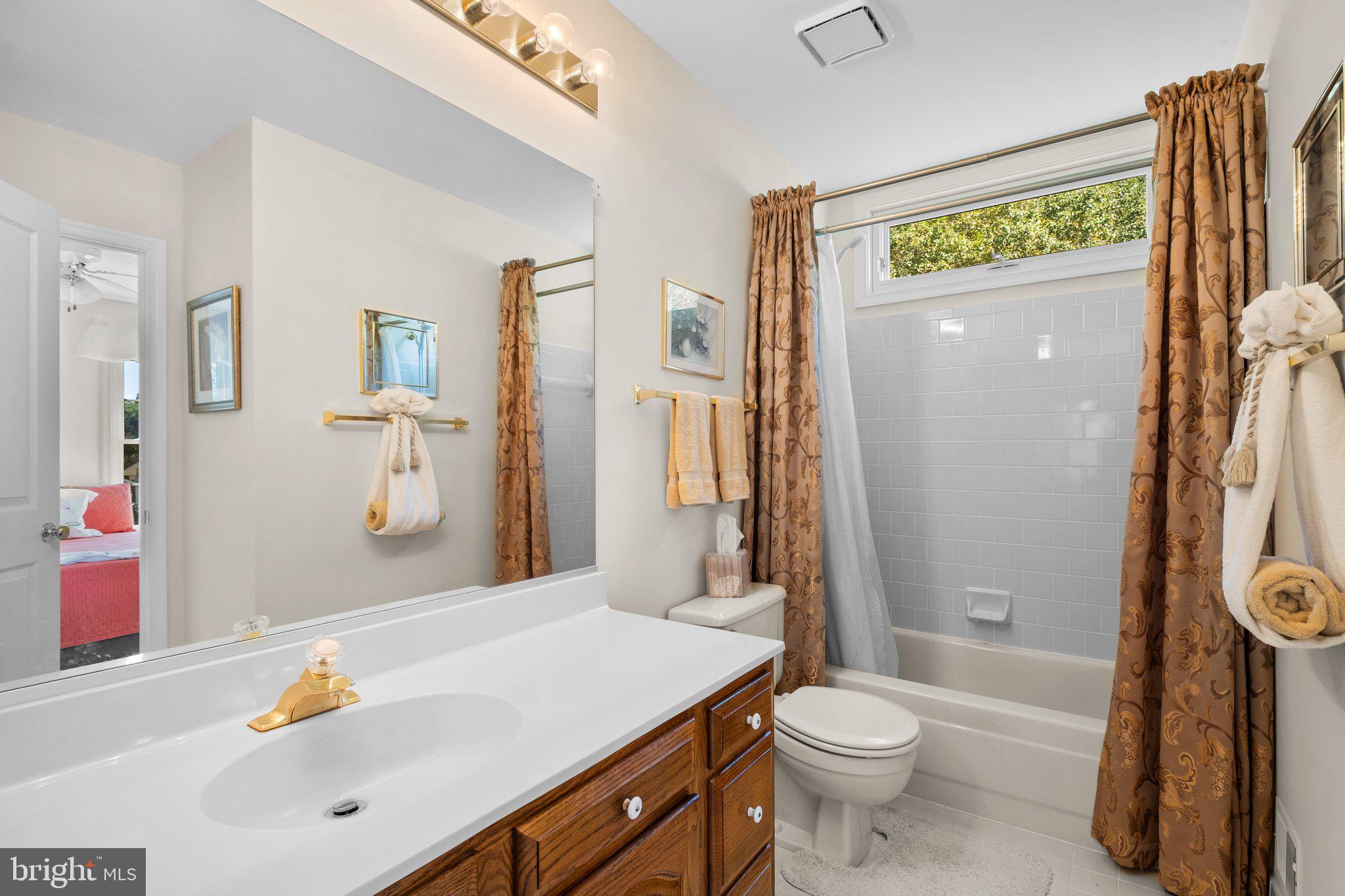 HUNTERS CREEK FARM - Residential