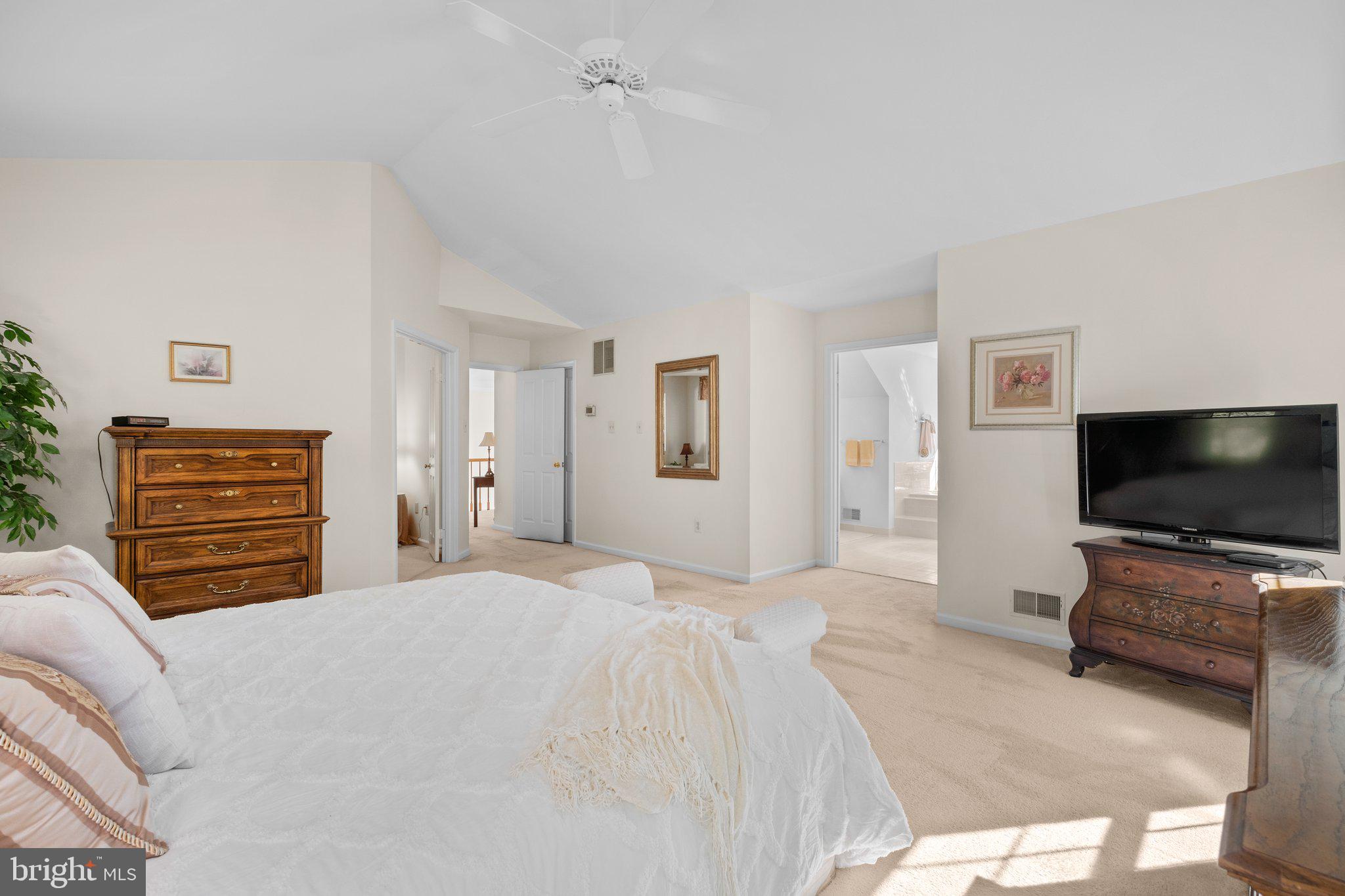 HUNTERS CREEK FARM - Residential