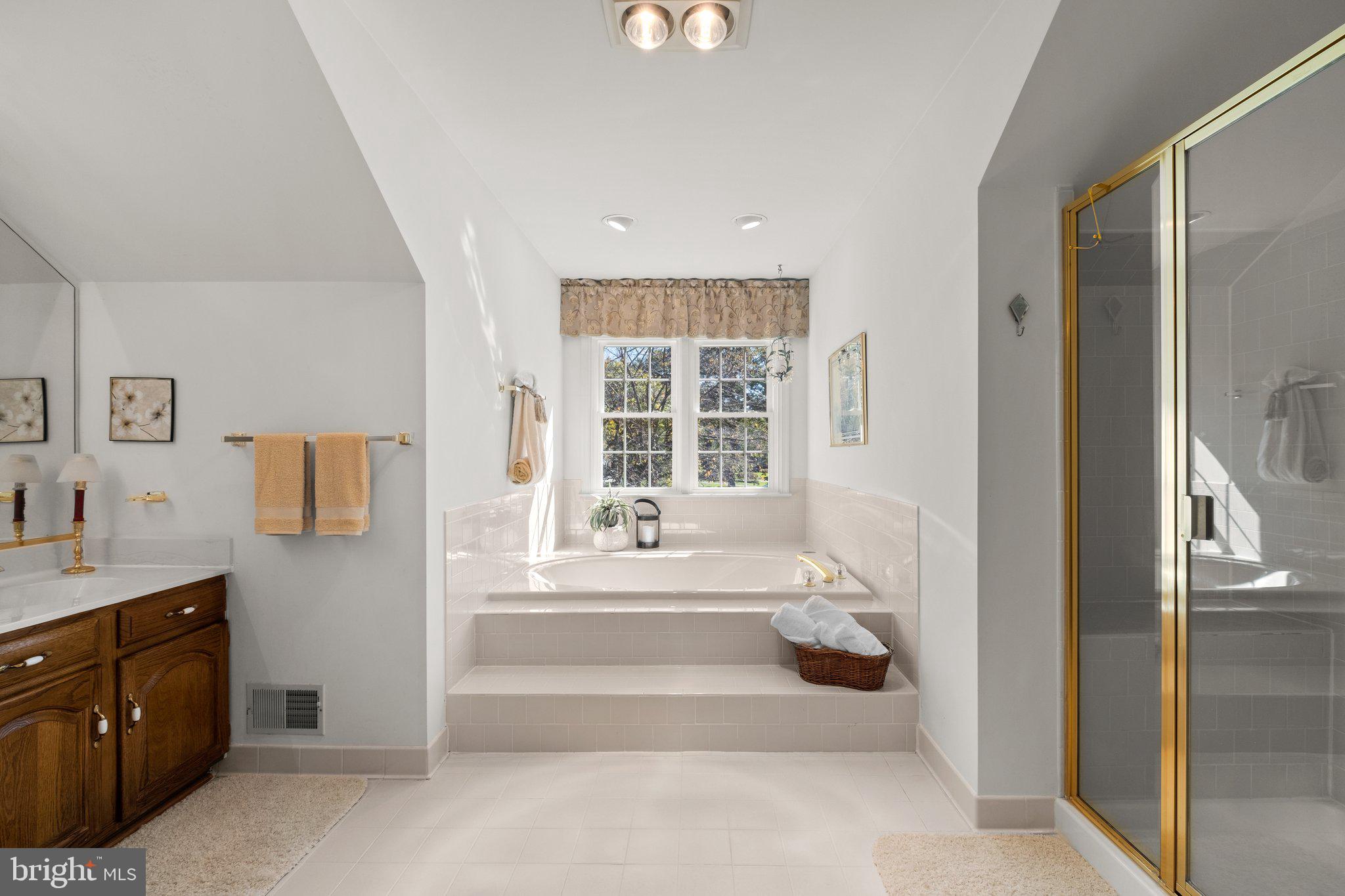 HUNTERS CREEK FARM - Residential