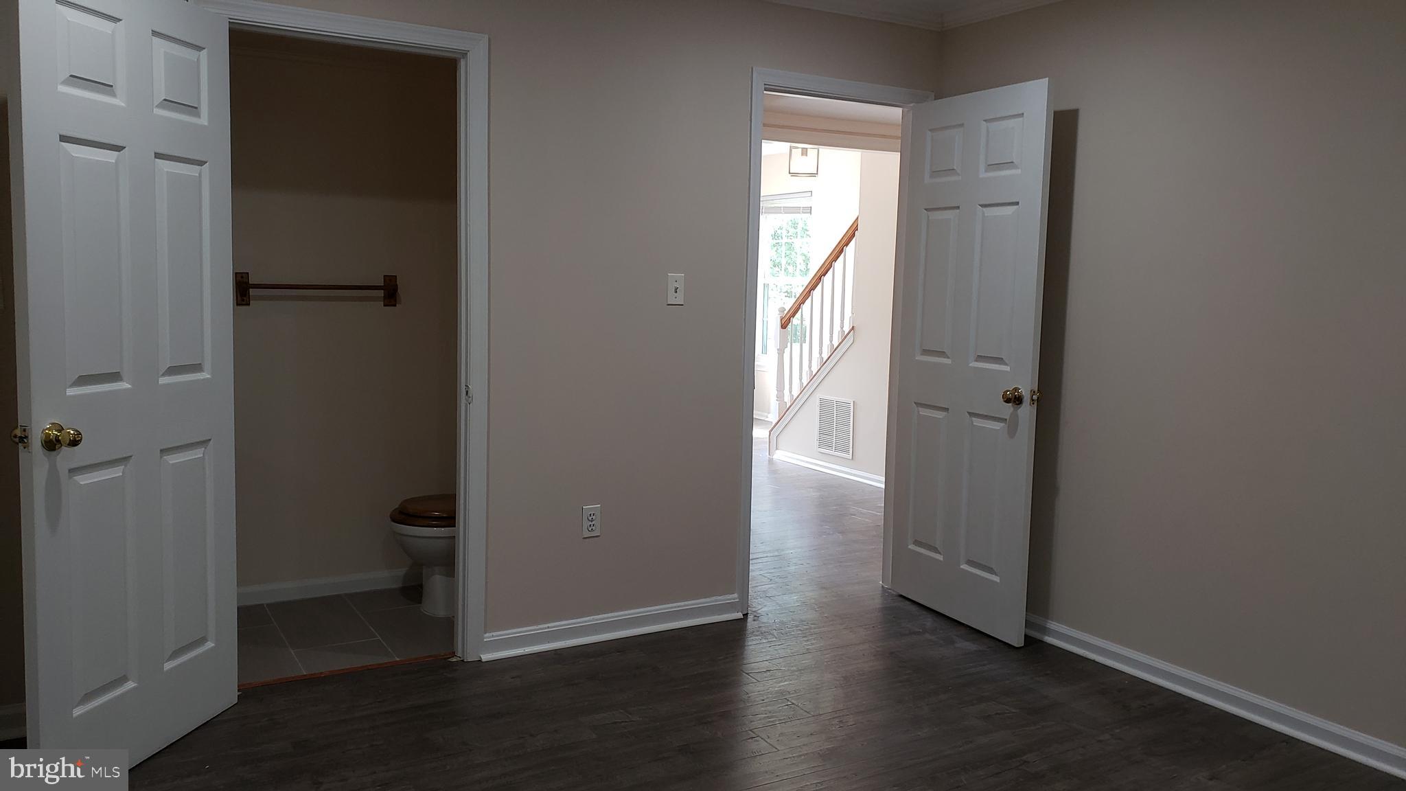 ASHBURN VILLAGE - Residential Lease