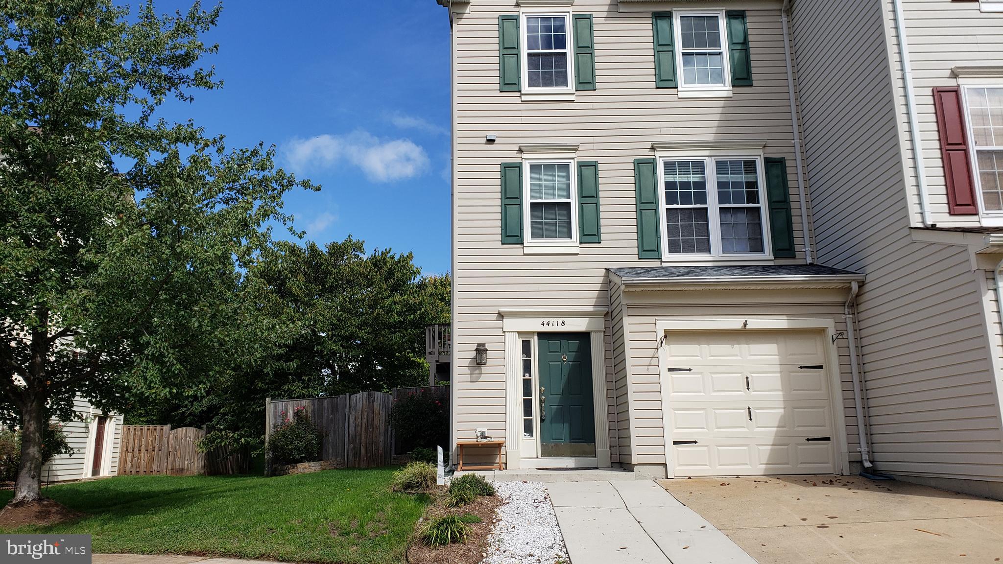 ASHBURN VILLAGE - Residential Lease