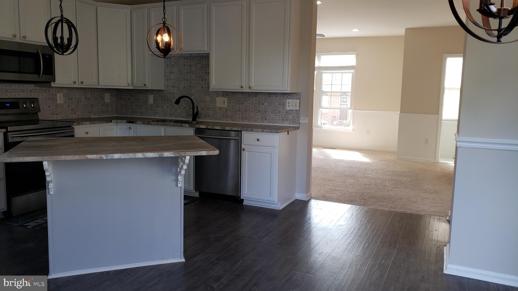 ASHBURN VILLAGE - Residential Lease