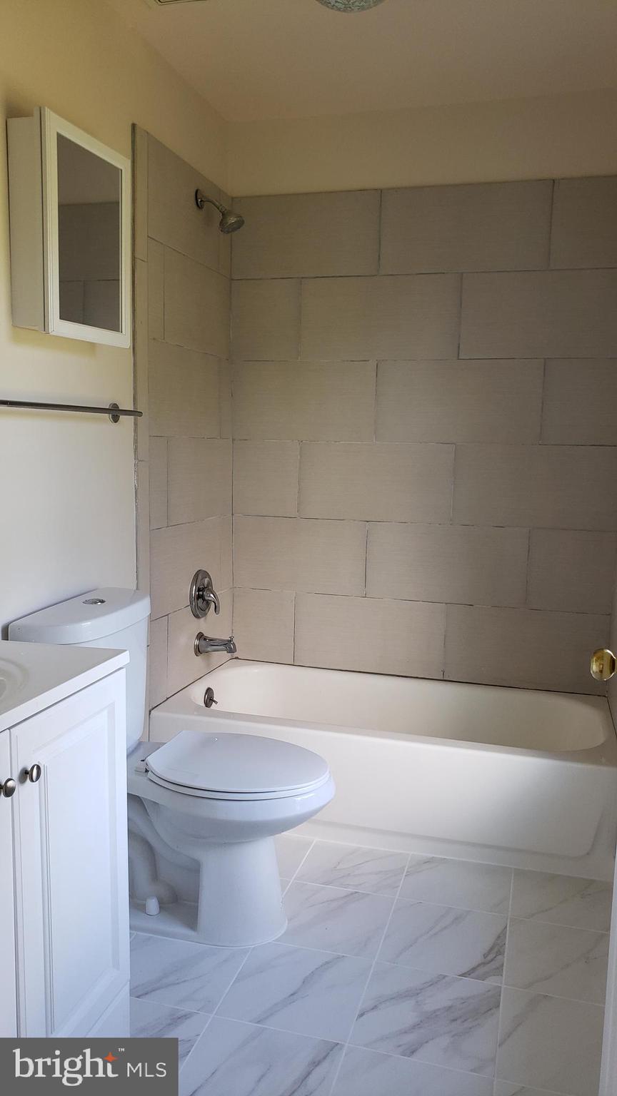 ASHBURN VILLAGE - Residential Lease