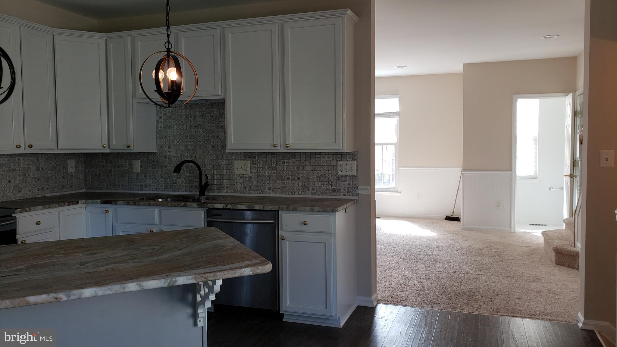 ASHBURN VILLAGE - Residential Lease