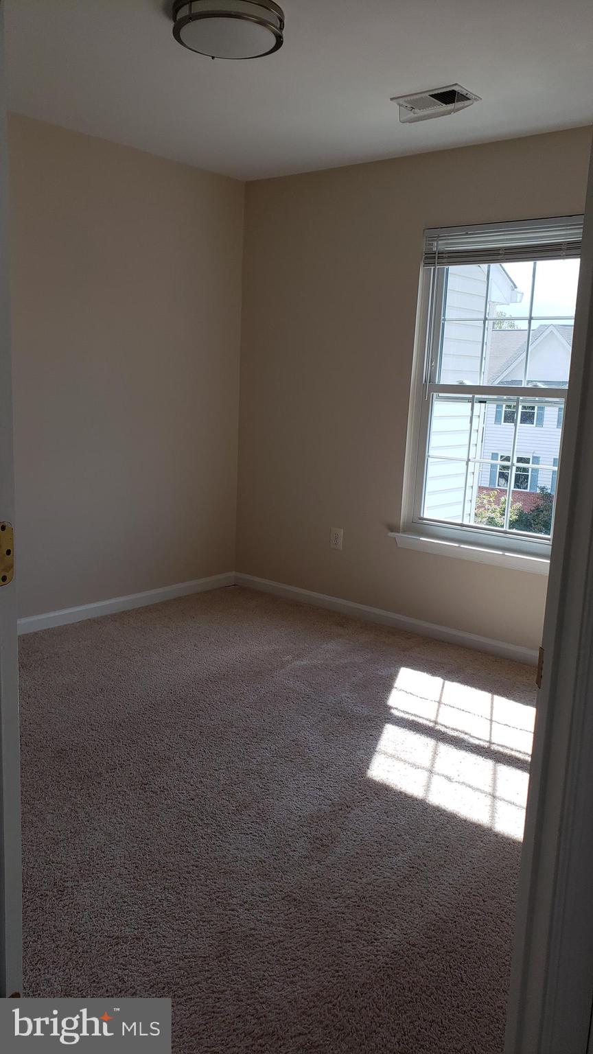 ASHBURN VILLAGE - Residential Lease