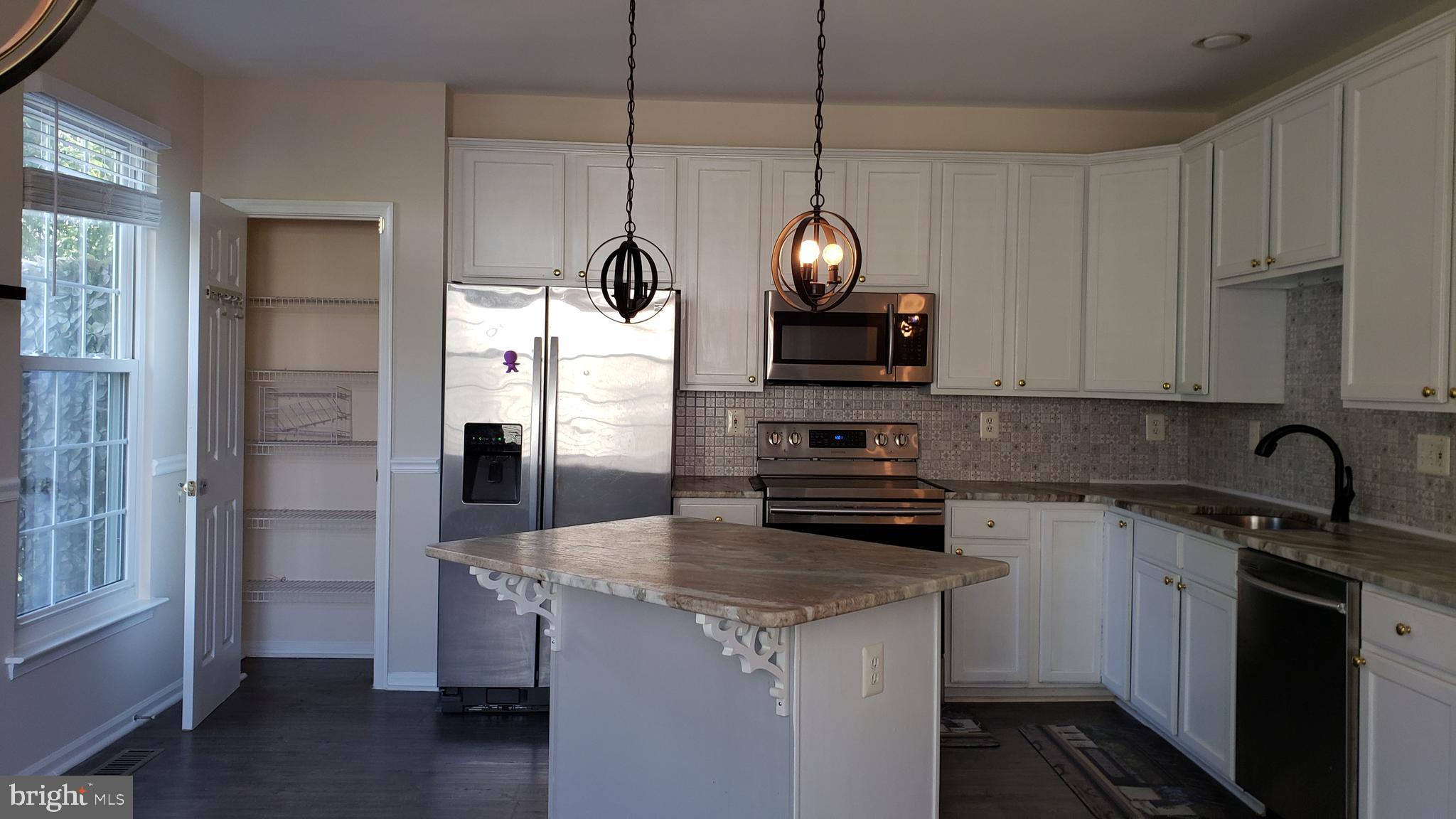 ASHBURN VILLAGE - Residential Lease