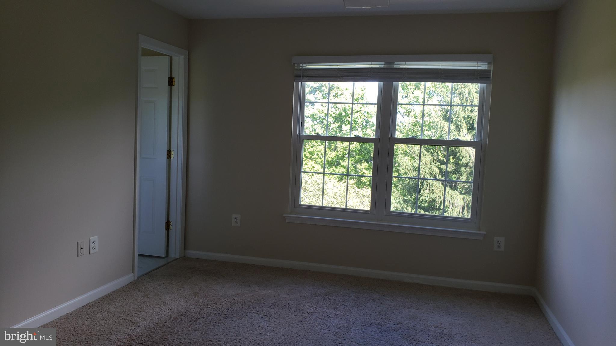 ASHBURN VILLAGE - Residential Lease