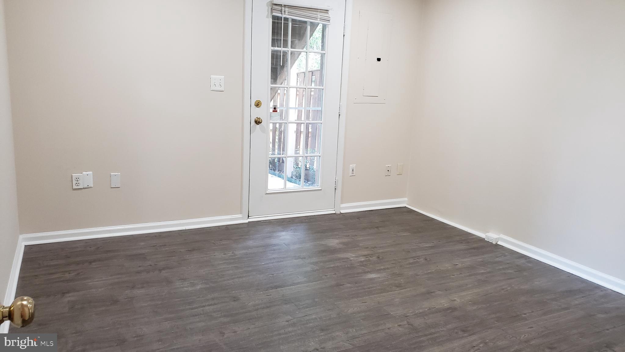 ASHBURN VILLAGE - Residential Lease