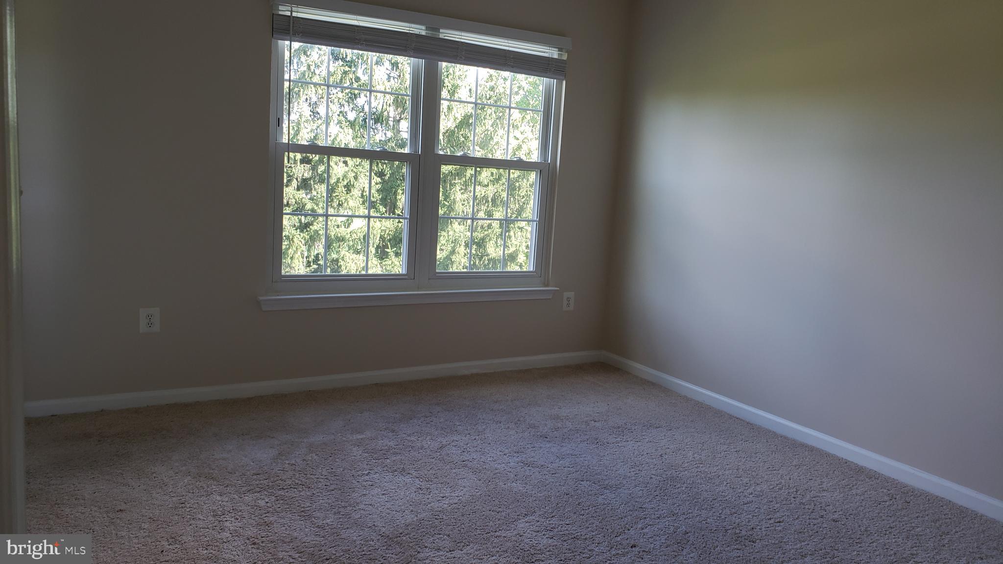 ASHBURN VILLAGE - Residential Lease