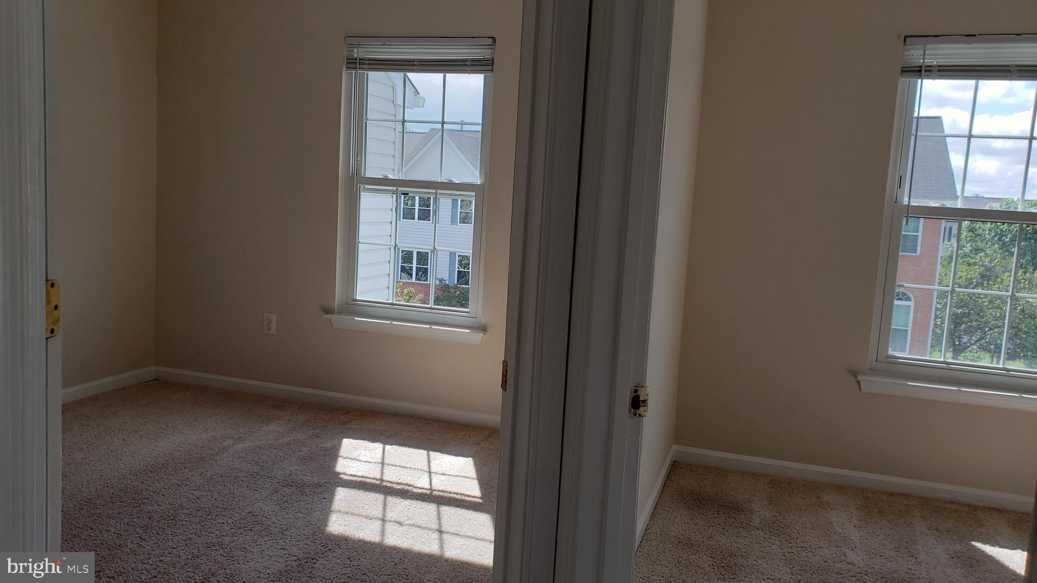 ASHBURN VILLAGE - Residential Lease