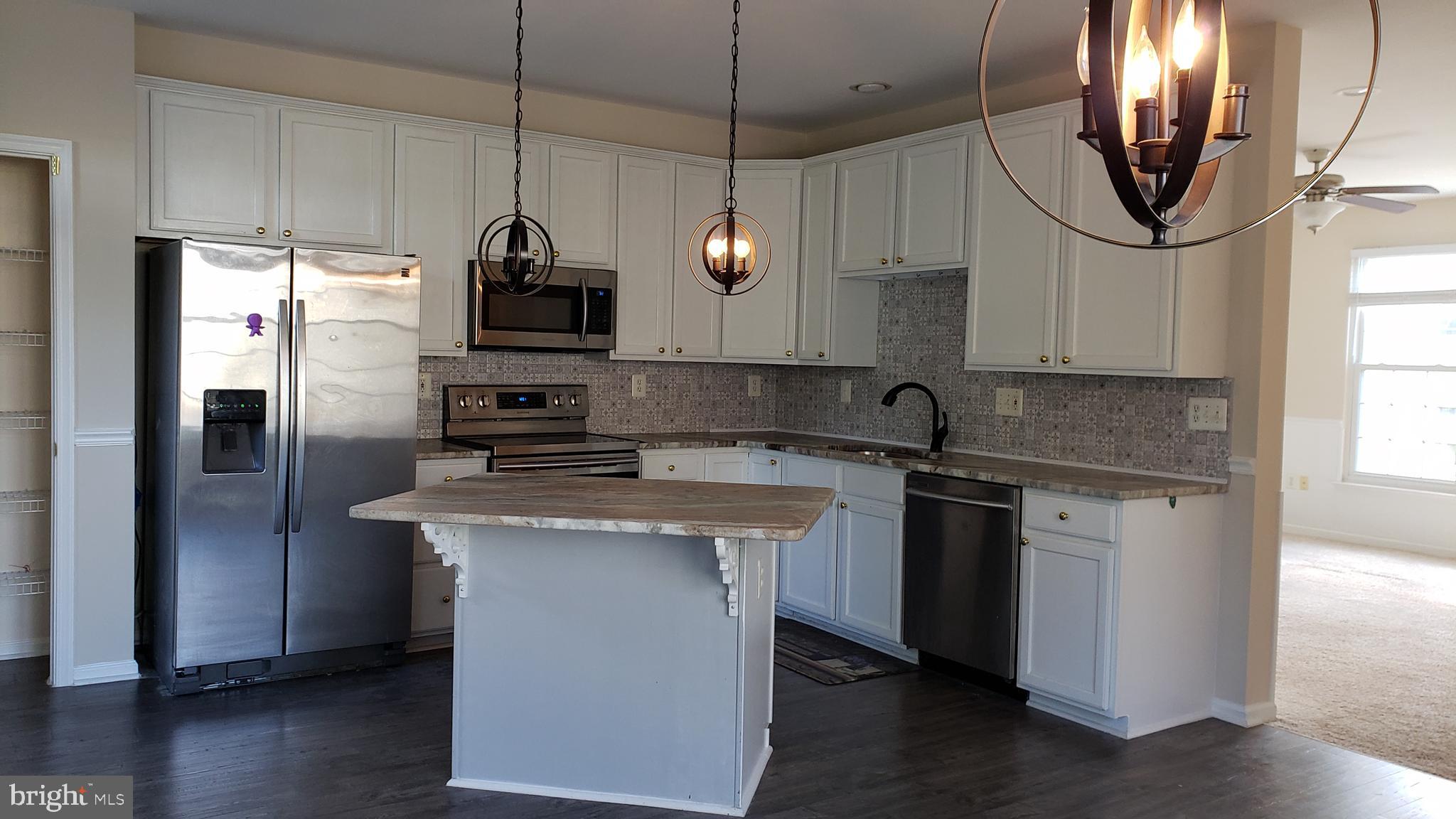 ASHBURN VILLAGE - Residential Lease