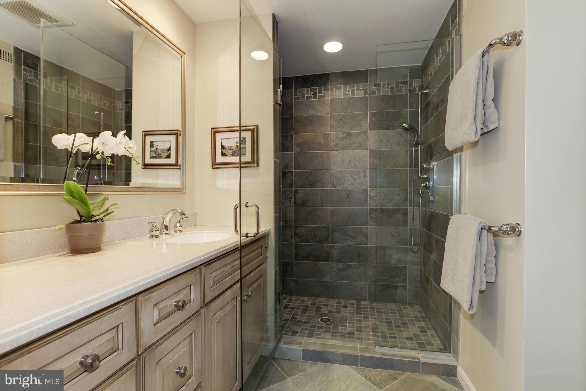 RIVER FALLS - Residential