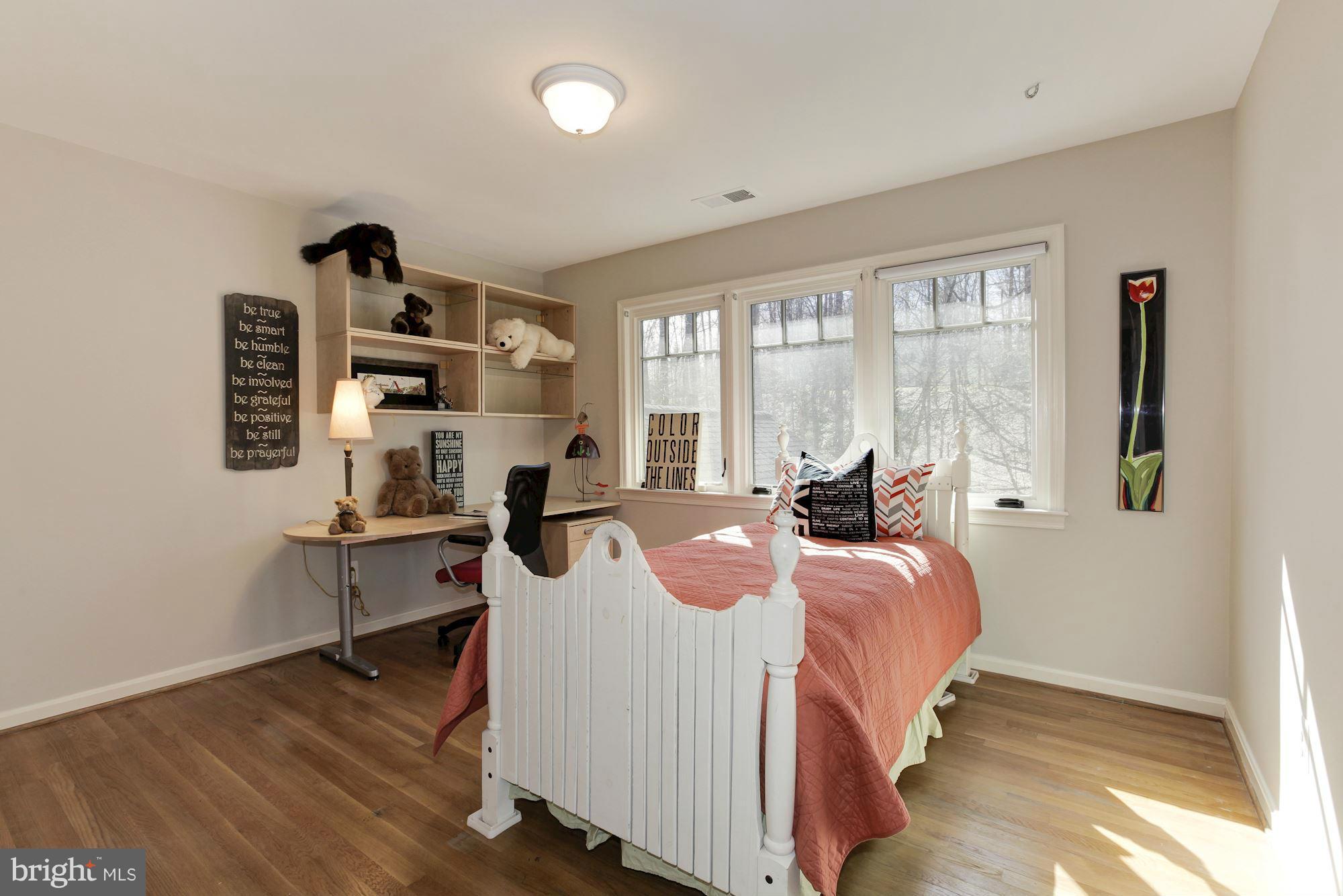 RIVER FALLS - Residential