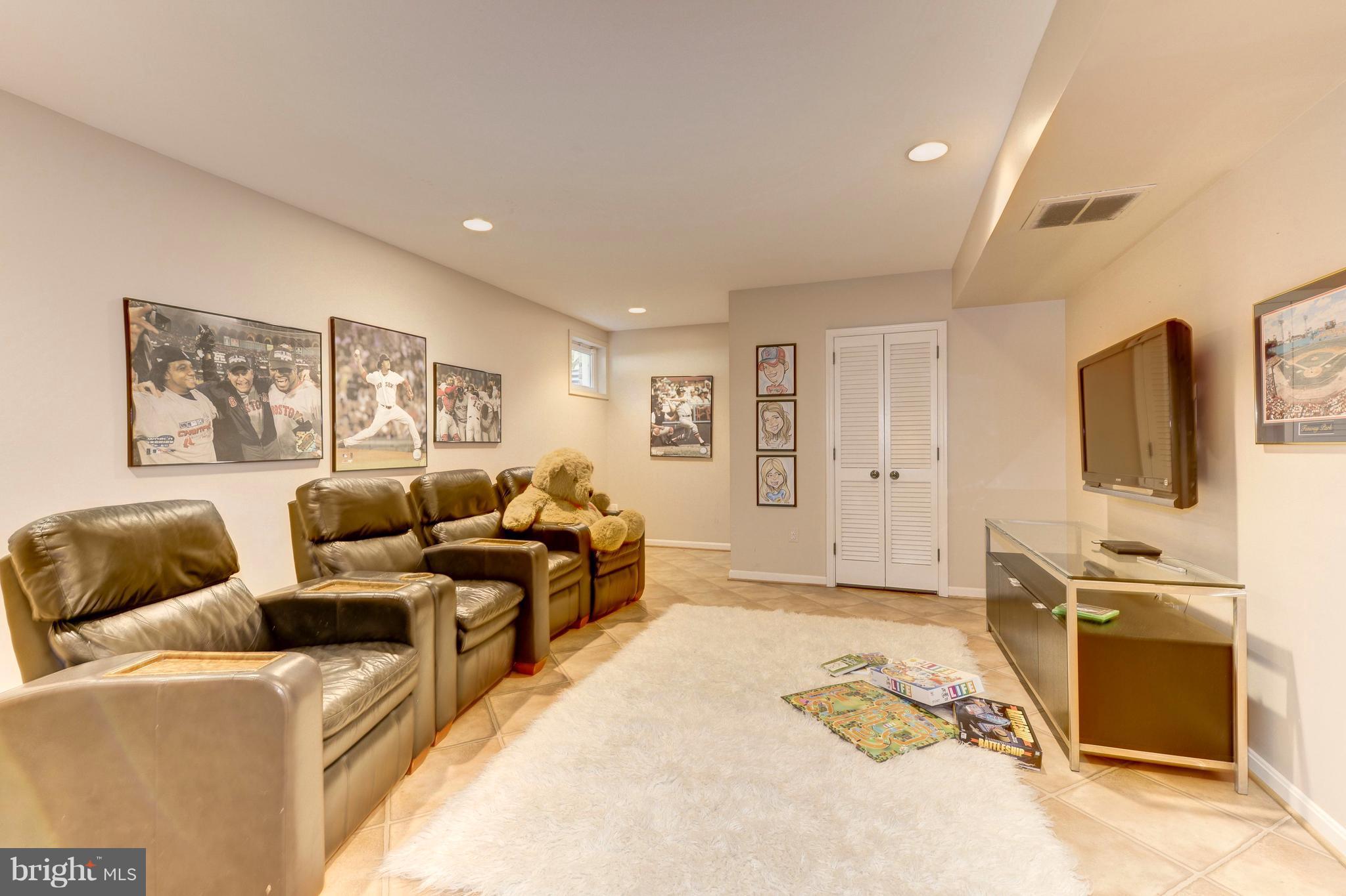 RIVER FALLS - Residential