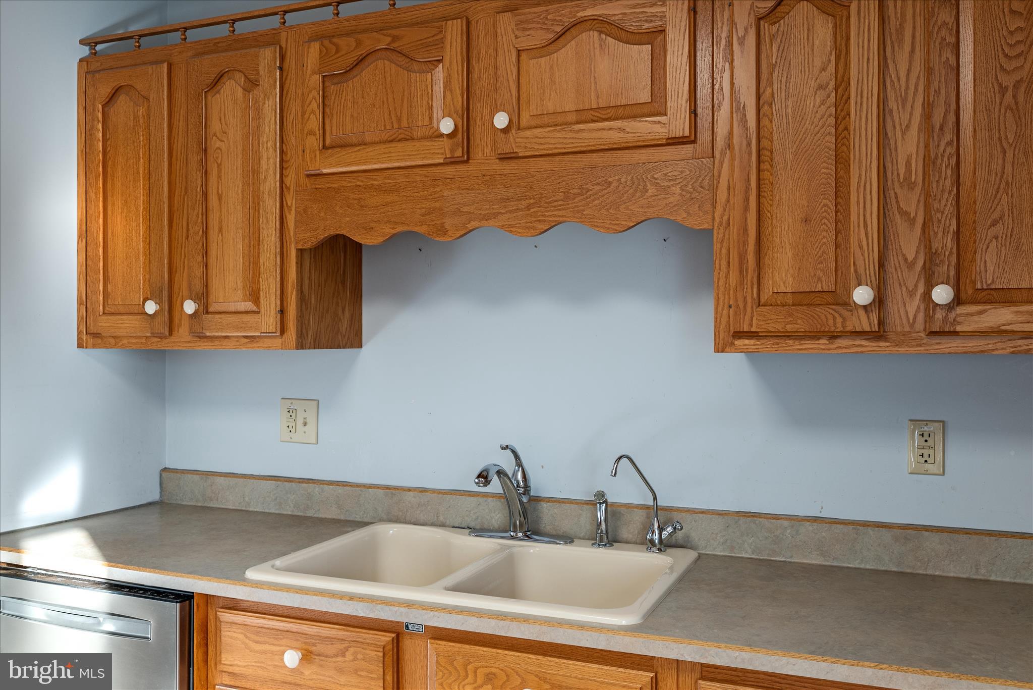 SUNRISE SUMMIT - Residential Income