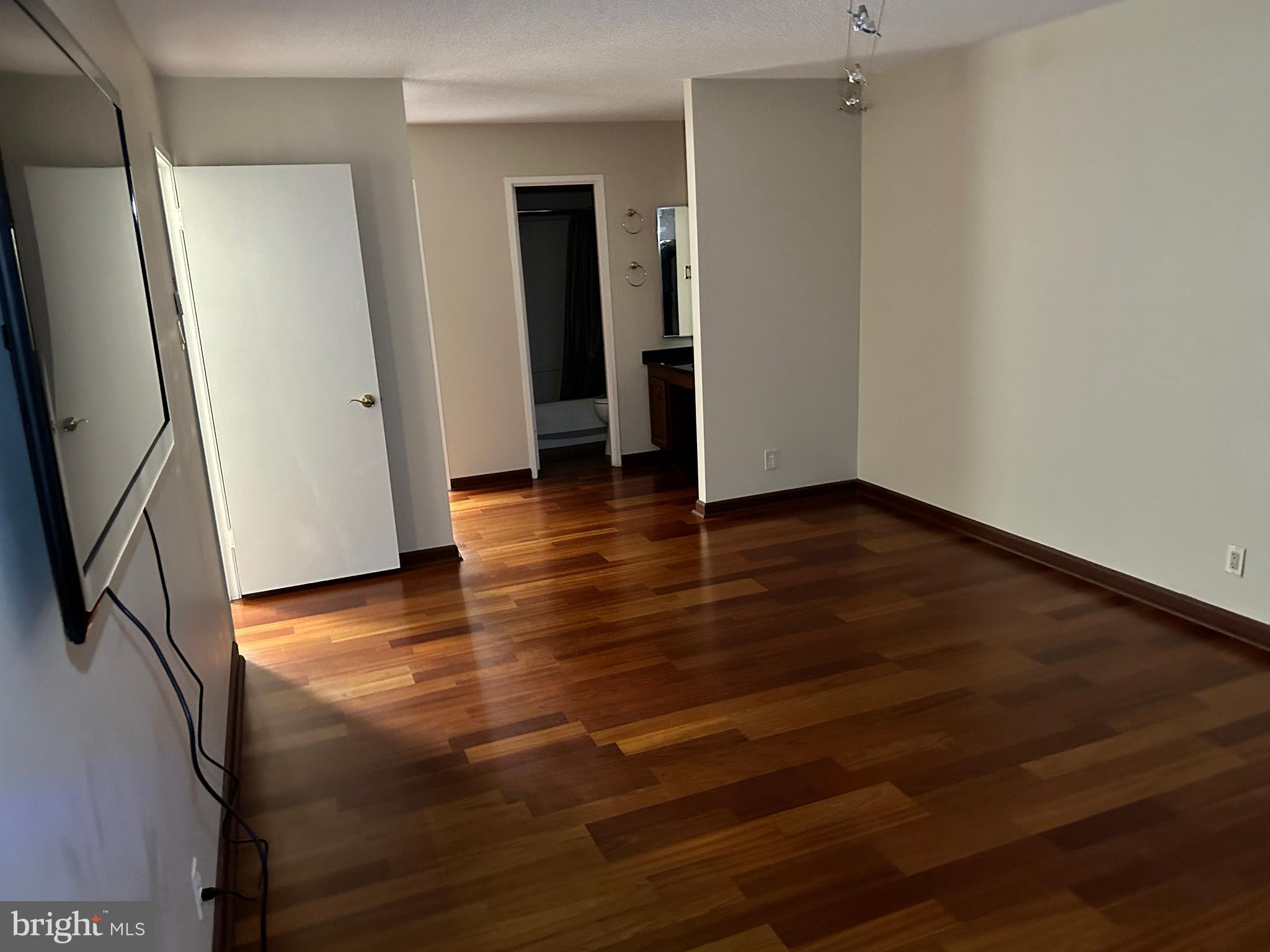 WATERGATE AT LANDMARK - Residential