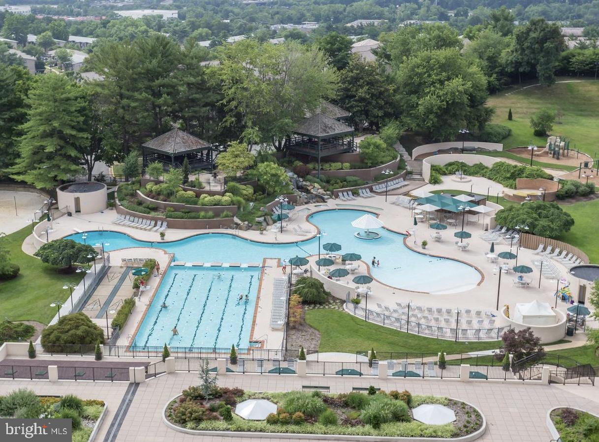 WATERGATE AT LANDMARK - Residential