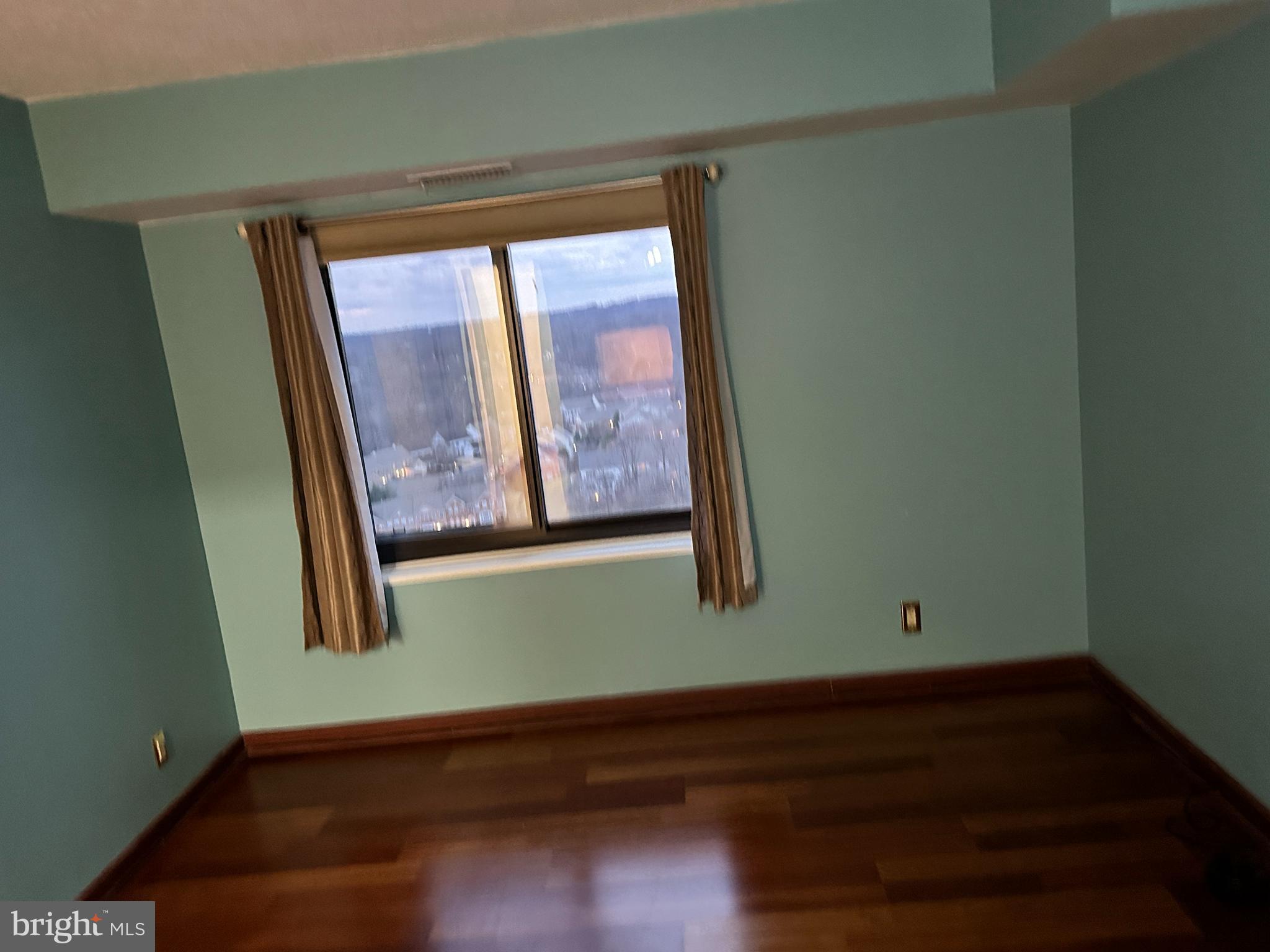 WATERGATE AT LANDMARK - Residential