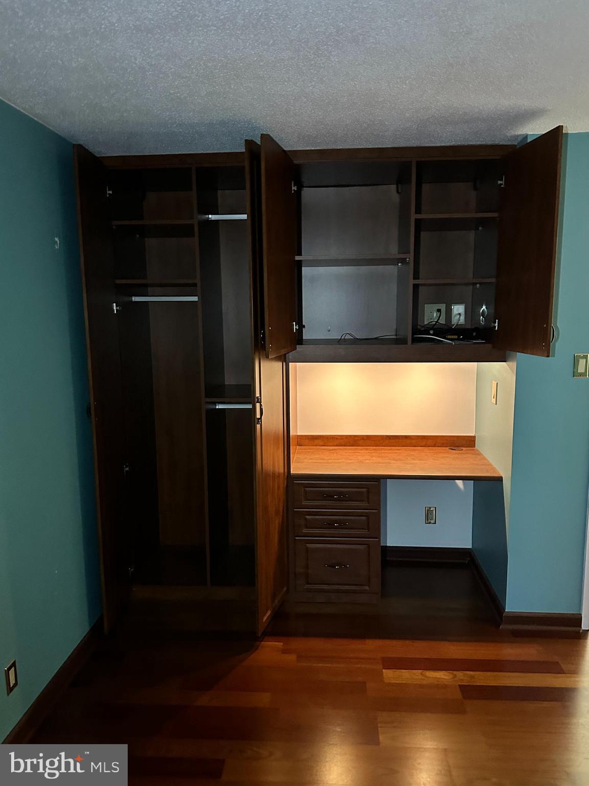 WATERGATE AT LANDMARK - Residential