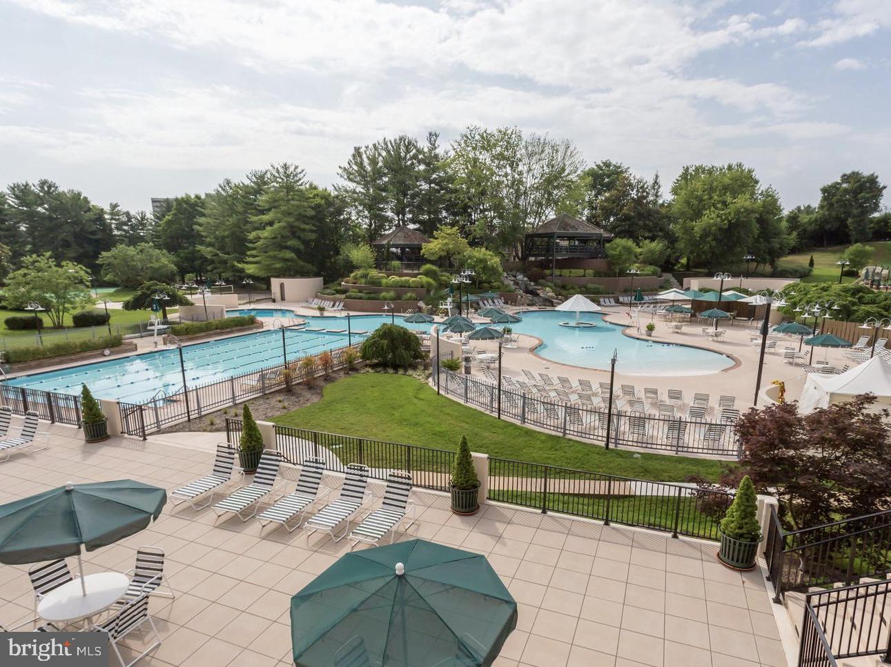 WATERGATE AT LANDMARK - Residential