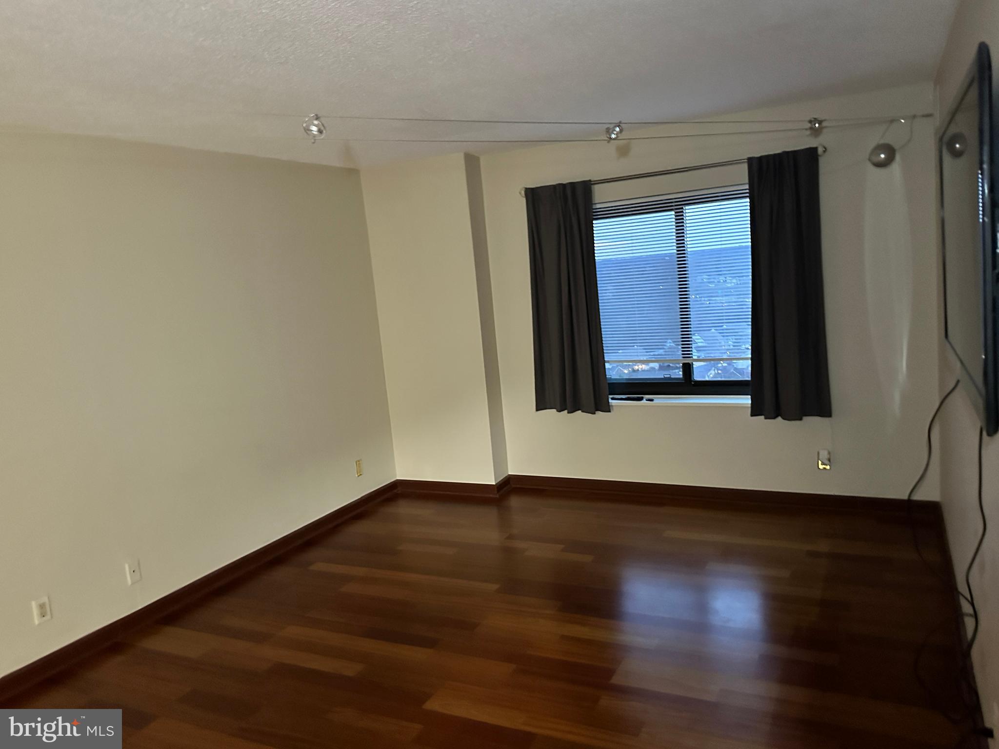 WATERGATE AT LANDMARK - Residential